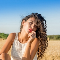 female1021755931884